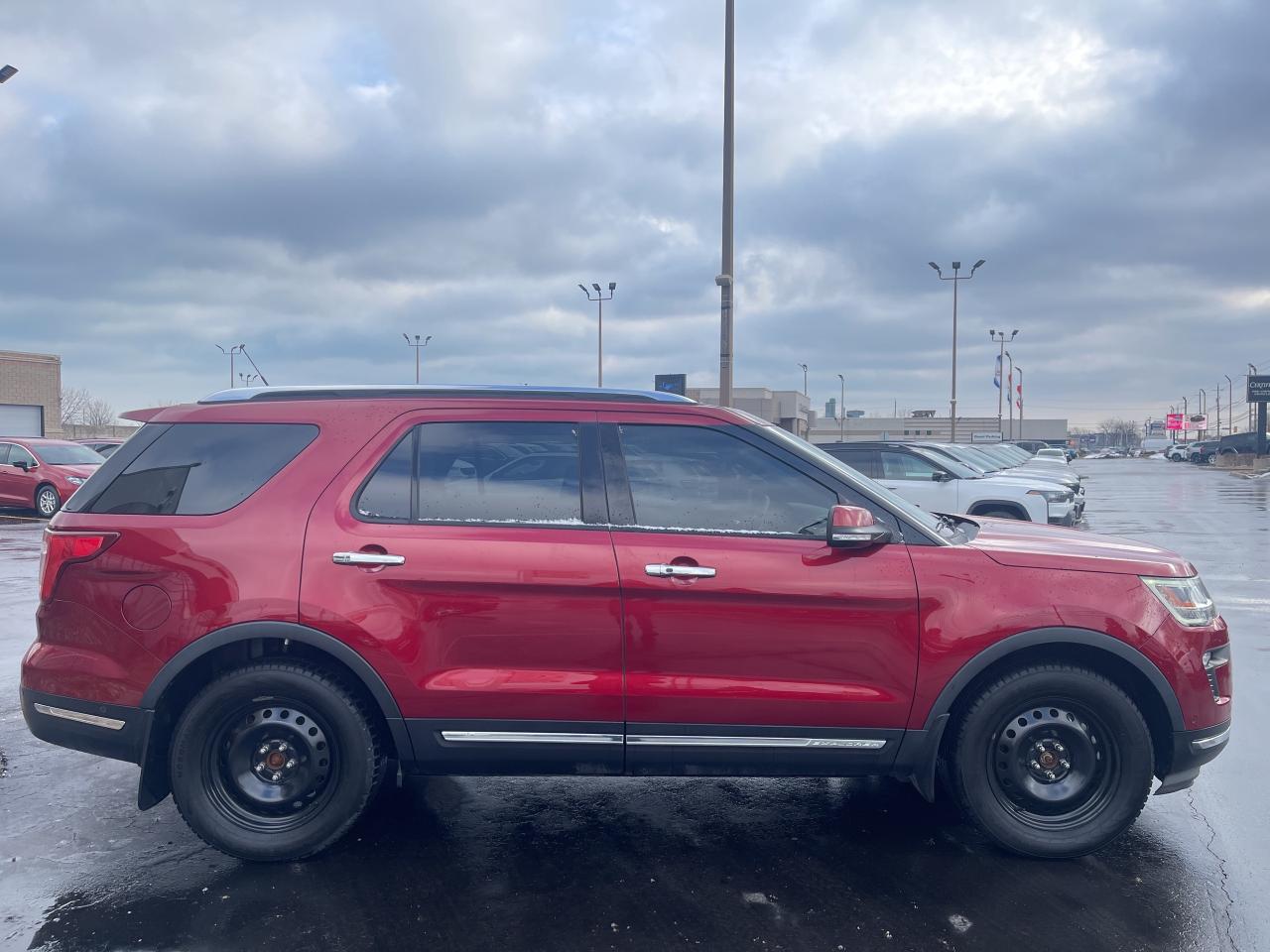 2018 Ford Explorer TRAILER TOW PKG / CAPTAIN SEATING / ADV SAFETY Photo3
