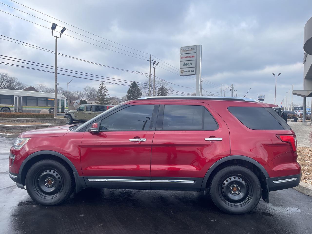 2018 Ford Explorer TRAILER TOW PKG / CAPTAIN SEATING / ADV SAFETY Photo