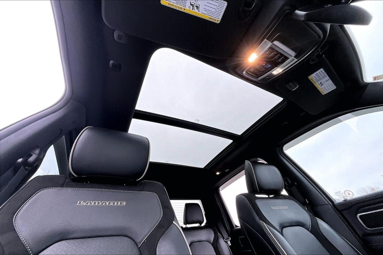 2023 RAM 1500 Laramie Sport | Vented Leather | Panoroof | 4X4 Photo