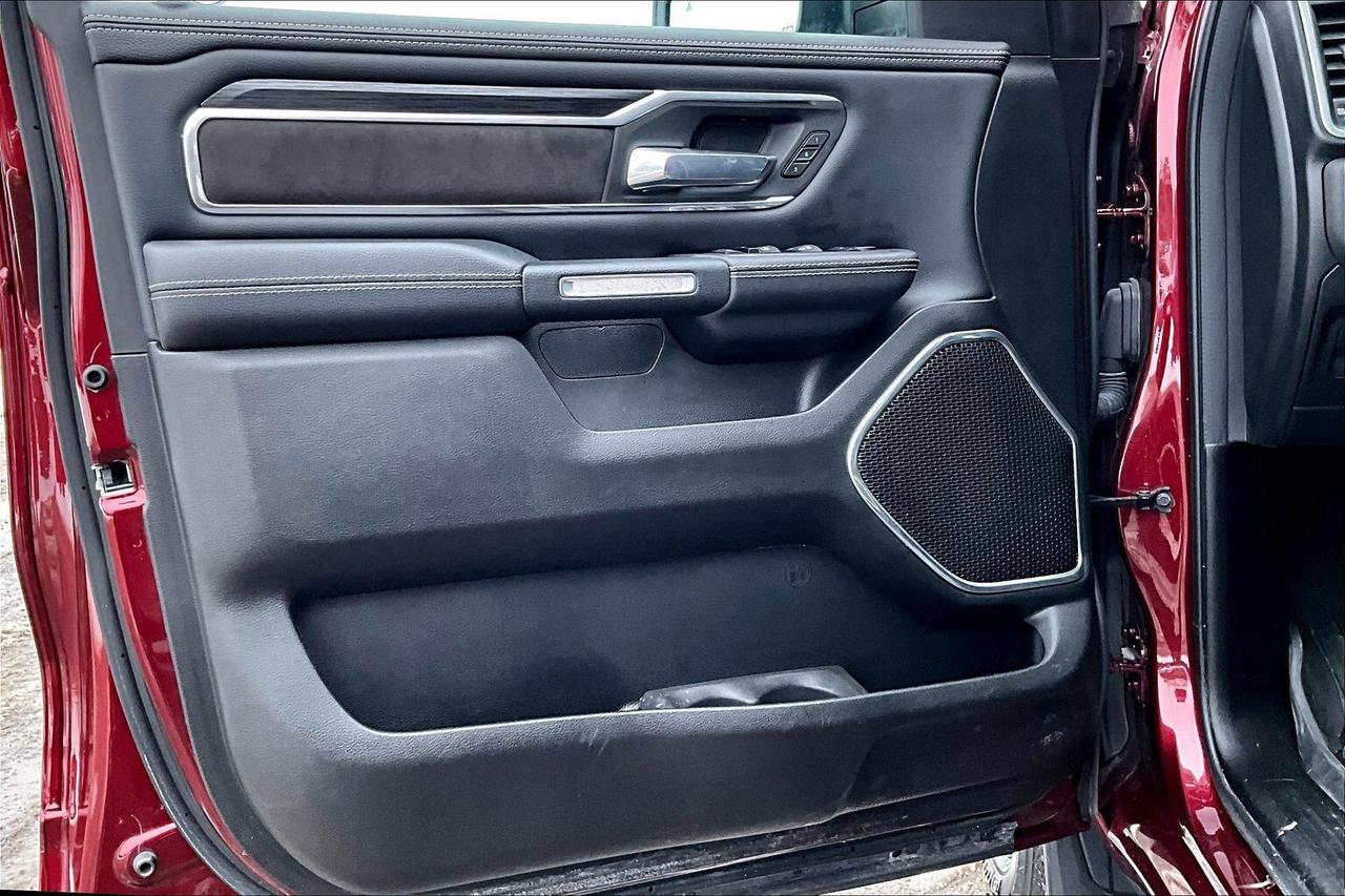 2023 RAM 1500 Laramie Sport | Vented Leather | Panoroof | 4X4 Photo