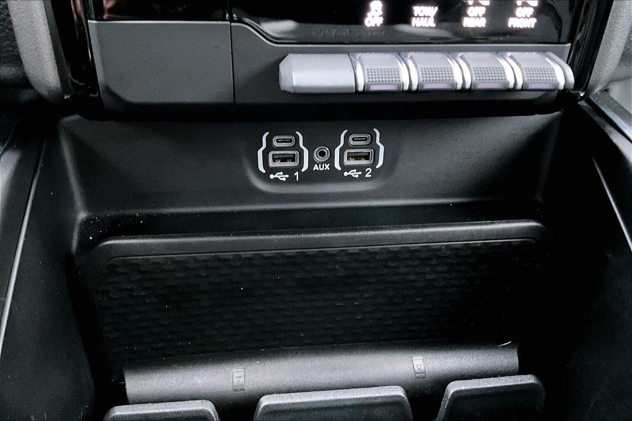 2023 RAM 1500 Laramie Sport | Vented Leather | Panoroof | 4X4 Photo