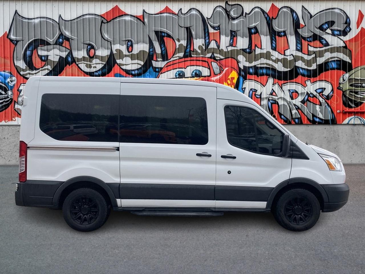 2016 Ford Transit T-150 130 XLT, 10 PASSENGER, BACK UP CAMERA!
