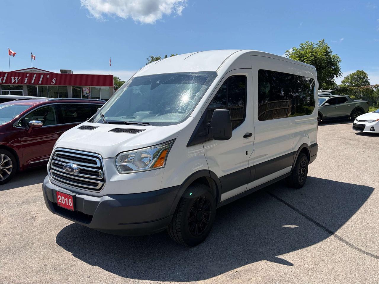 2016 Ford Transit T-150 130 XLT, 10 PASSENGER, BACK UP CAMERA! - Photo #5