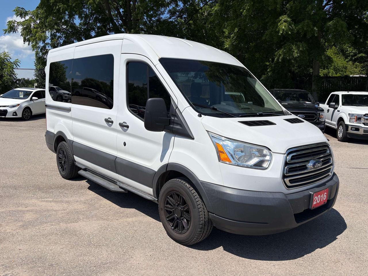 2016 Ford Transit T-150 130 XLT, 10 PASSENGER, BACK UP CAMERA! Photo