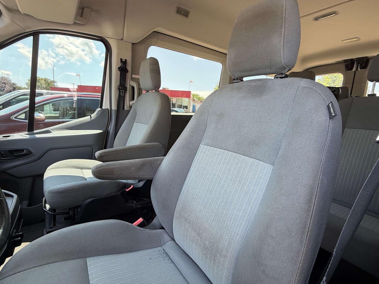 2016 Ford Transit T-150 130 XLT, 10 PASSENGER, BACK UP CAMERA! - Photo #10