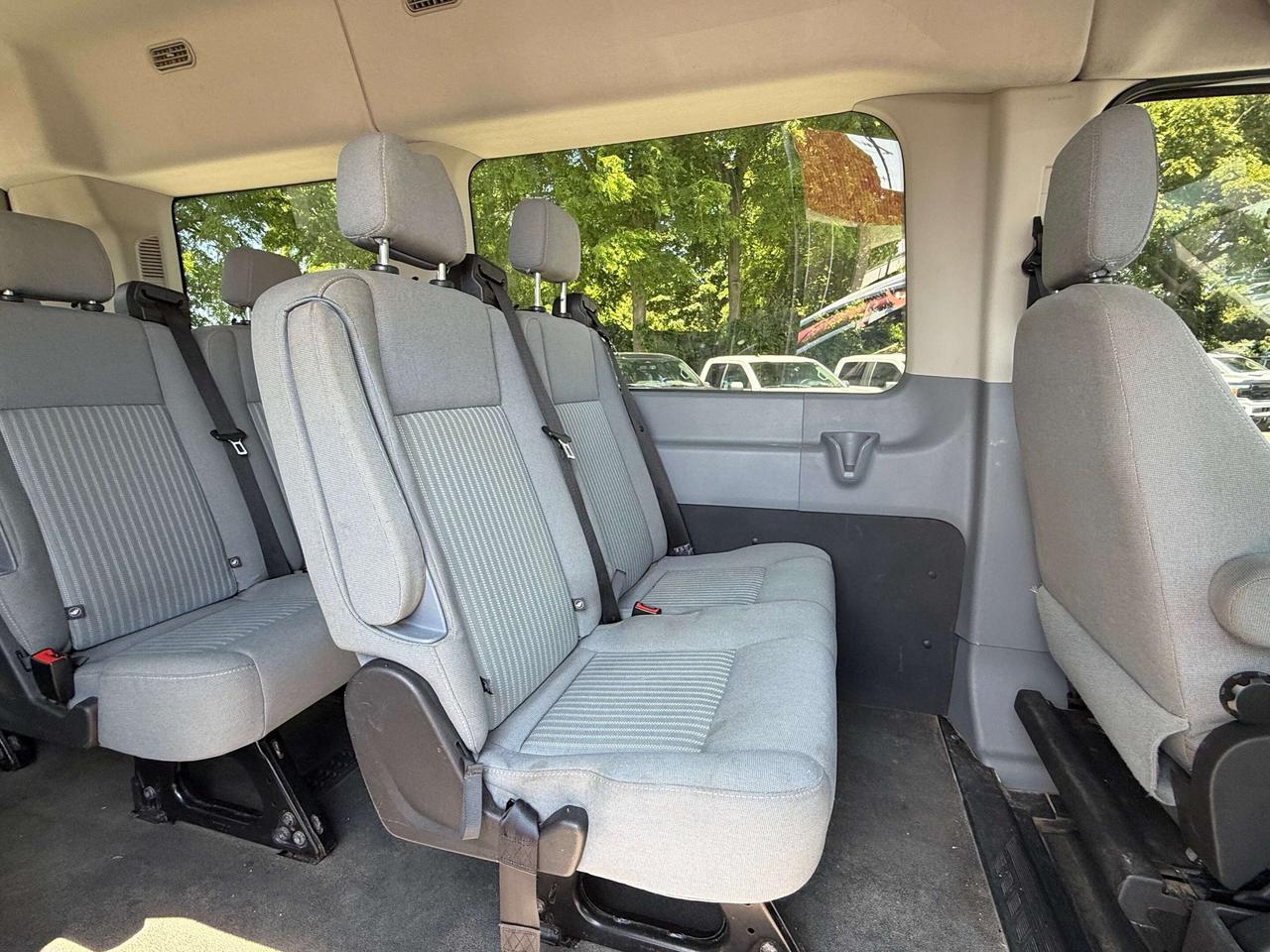 2016 Ford Transit T-150 130 XLT, 10 PASSENGER, BACK UP CAMERA! Photo