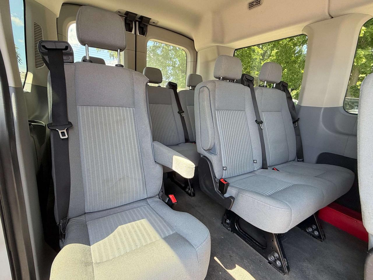 2016 Ford Transit T-150 130 XLT, 10 PASSENGER, BACK UP CAMERA! Photo