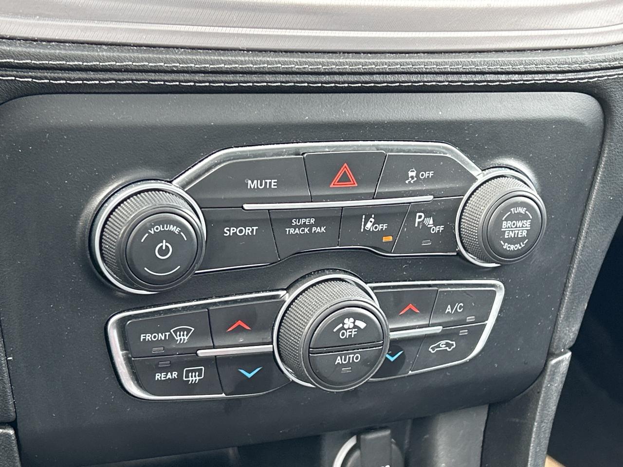 2023 Dodge Charger SXT AWD, LEATHER, SUNROOF, REMOTE START! - Photo #16