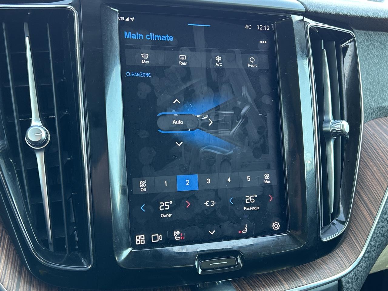 2023 Volvo XC60 PLUS DARK THEME, MILD HYBRID, SUNROOF! - Photo #20