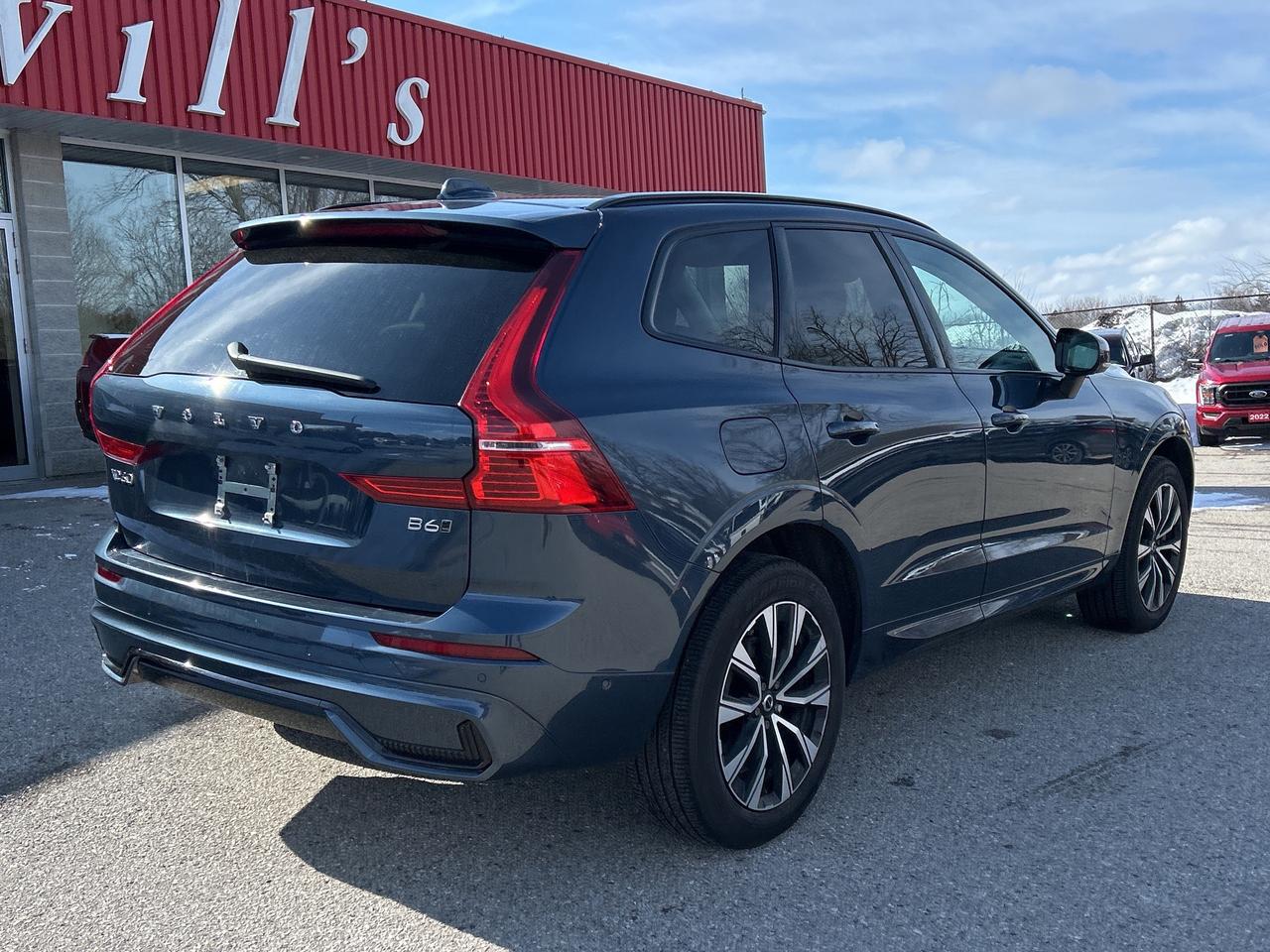 2023 Volvo XC60 PLUS DARK THEME, MILD HYBRID, SUNROOF! Photo
