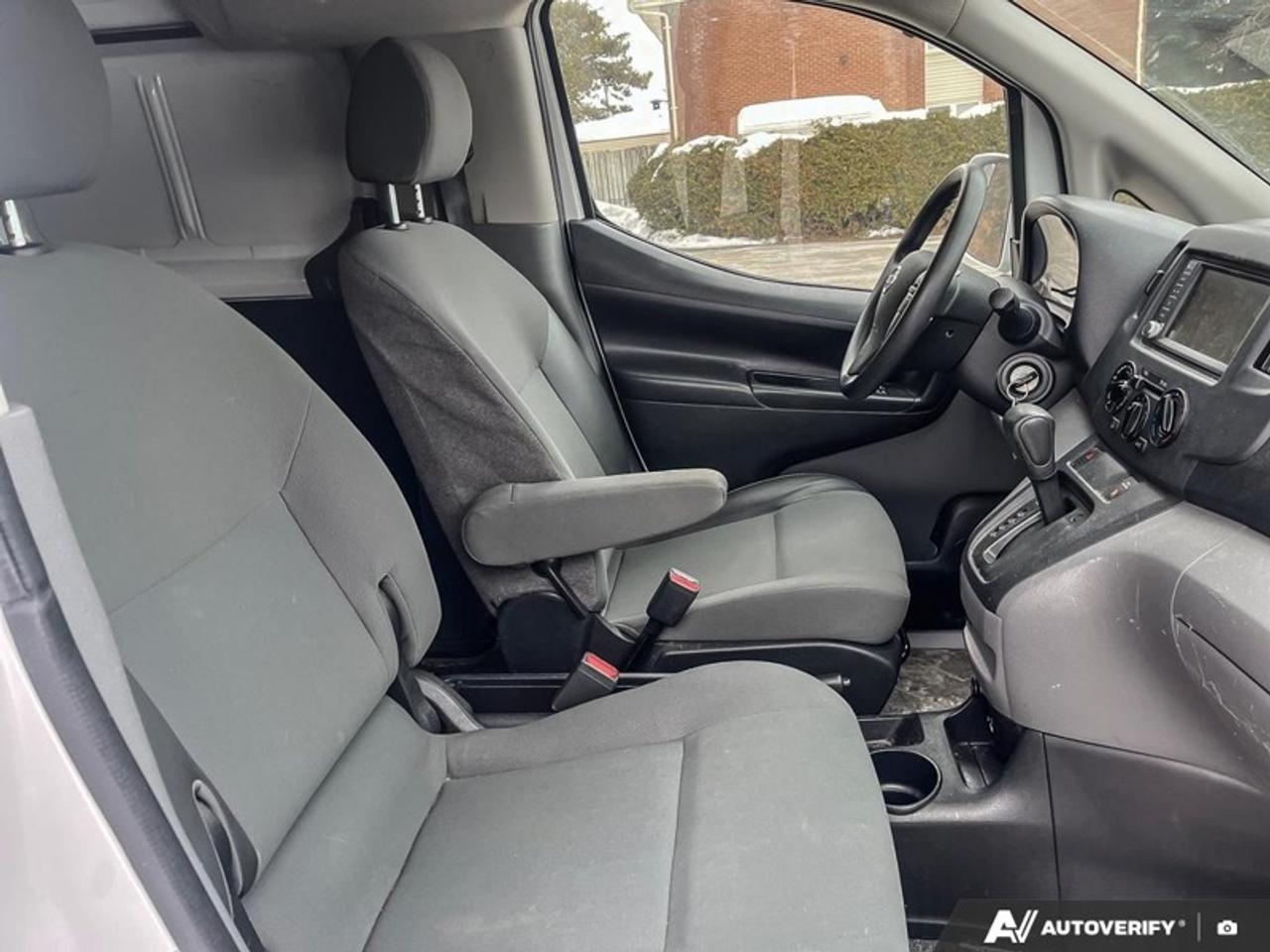 2021 Nissan NV200 SV  NV, SV, LOW KM, CERTIFIED Photo