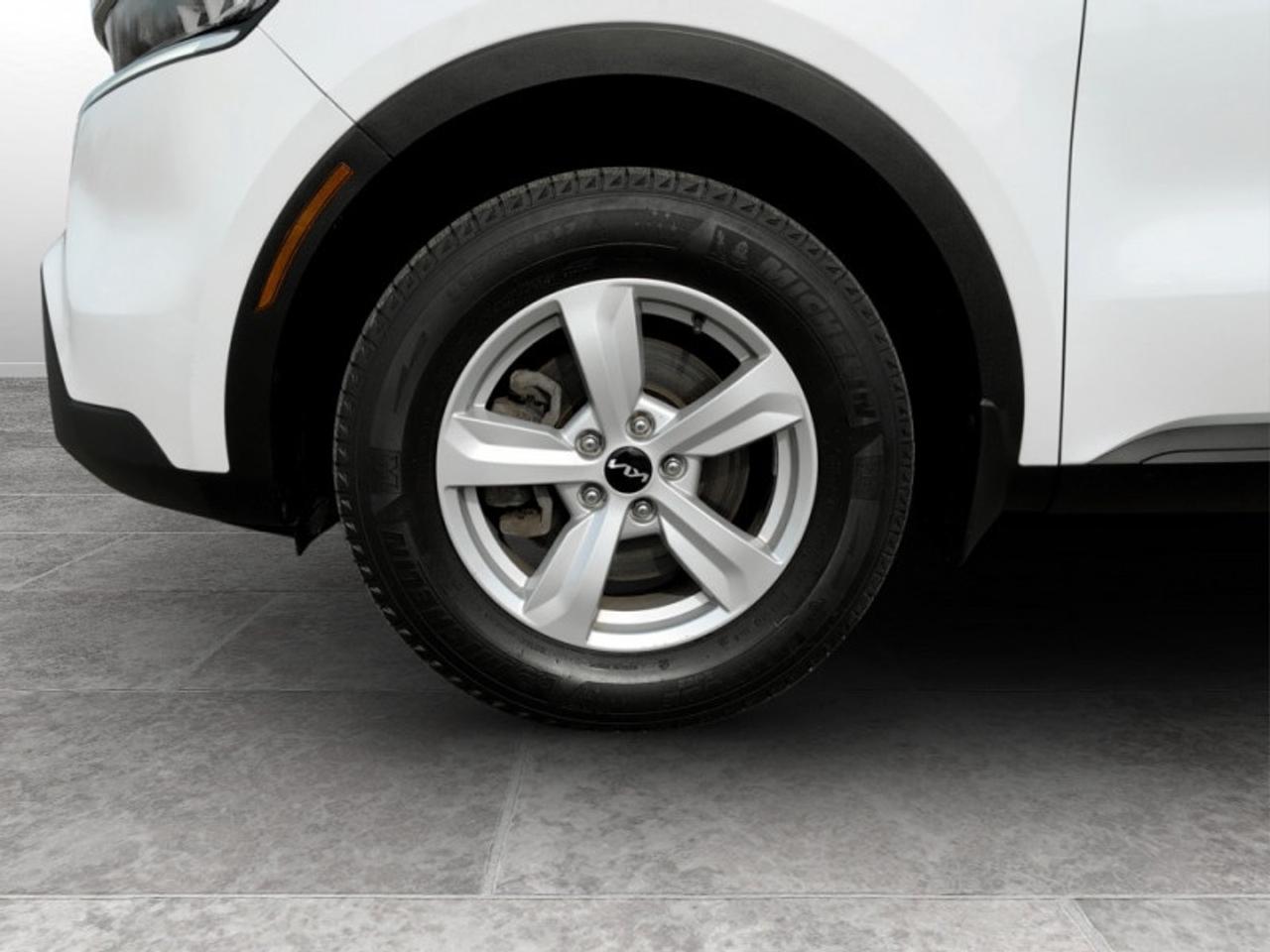 2022 Kia Sorento LX Premium  **CLEAN CARFAX - 7 PASS** Photo