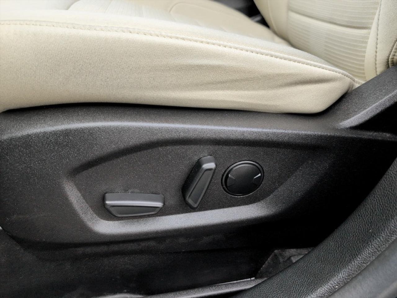 2023 Ford Edge SEL  **LOW KMS - 13 SERVICE RECS.** Photo