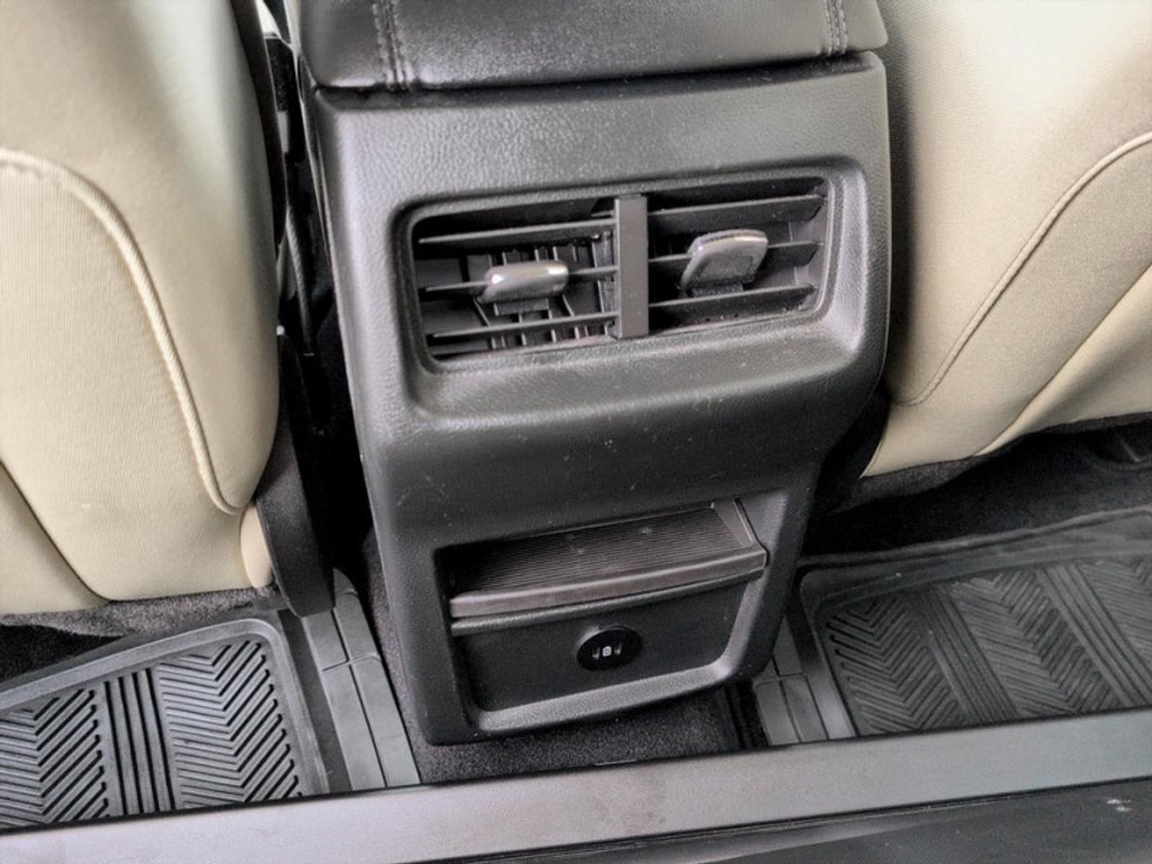 2023 Ford Edge SEL  **LOW KMS - 13 SERVICE RECS.** Photo