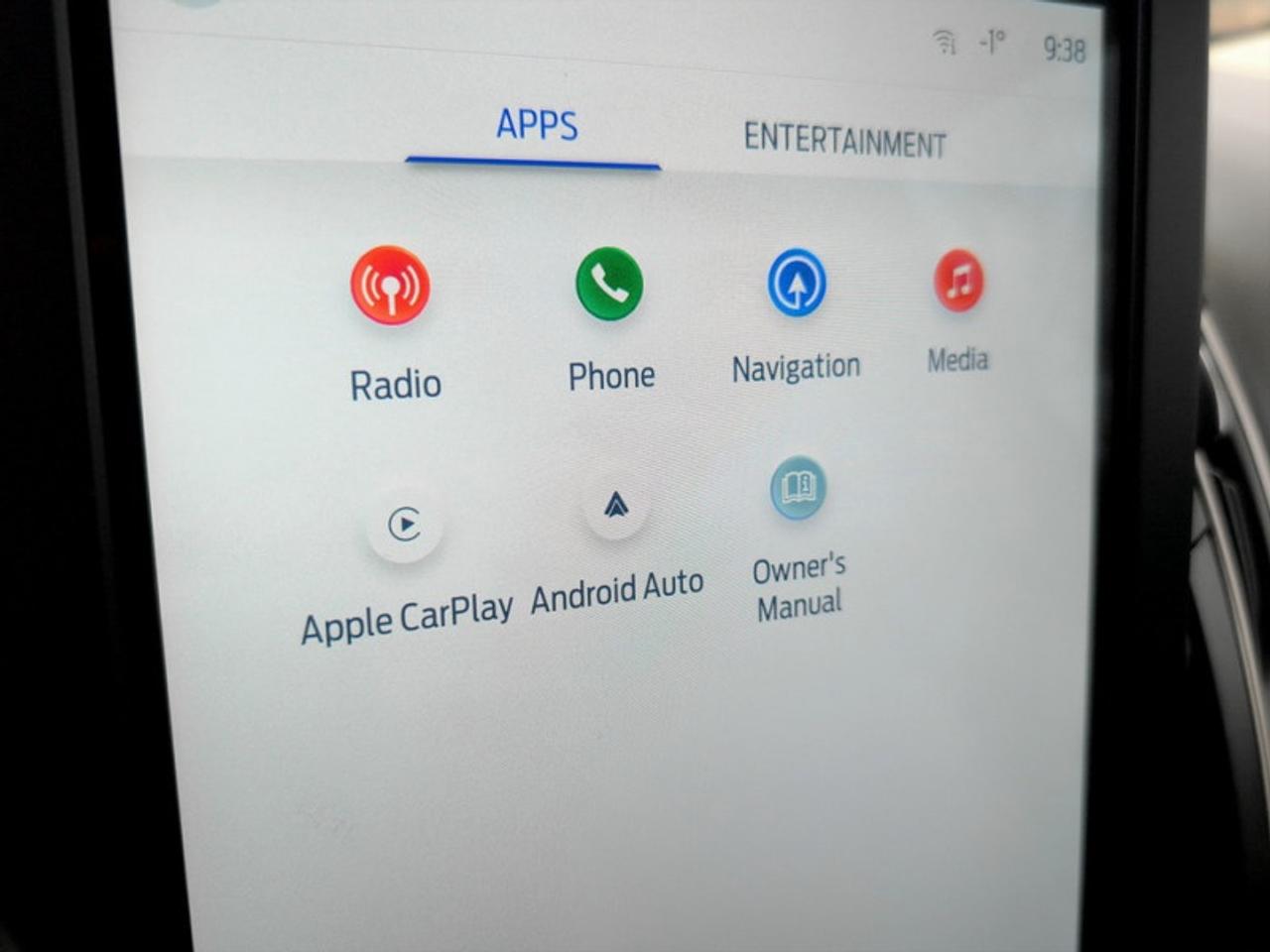 2023 Ford Edge SEL  **LOW KMS - 13 SERVICE RECS.** Photo