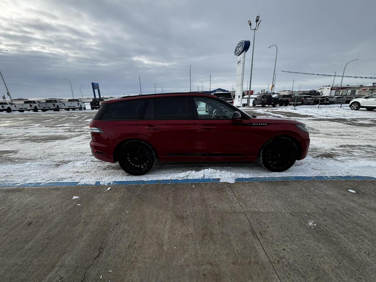 2025 Lincoln Aviator Reserve AWD Photo3
