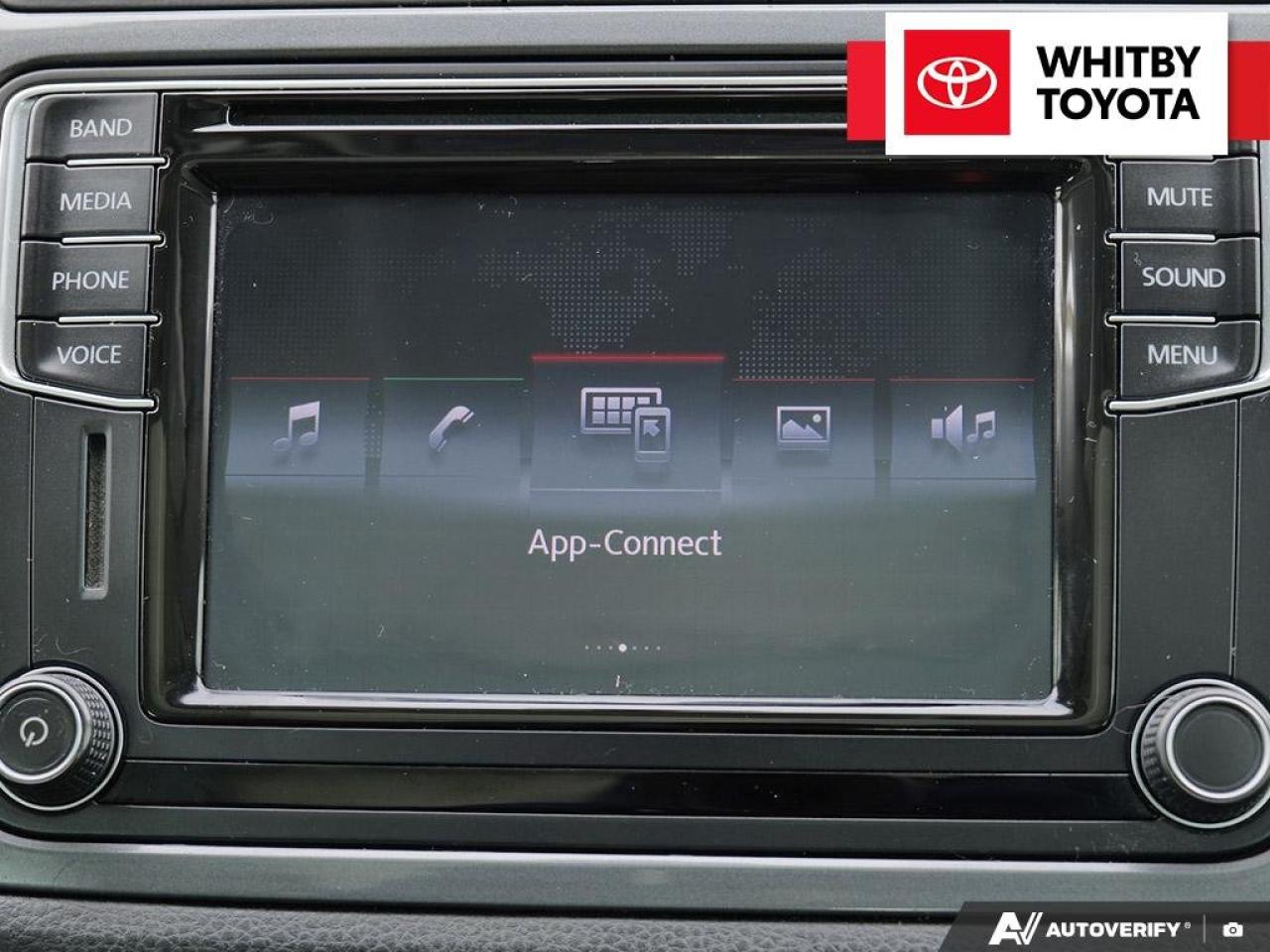 2016 Volkswagen Tiguan Comfortline 2.0L I4 TSI Photo