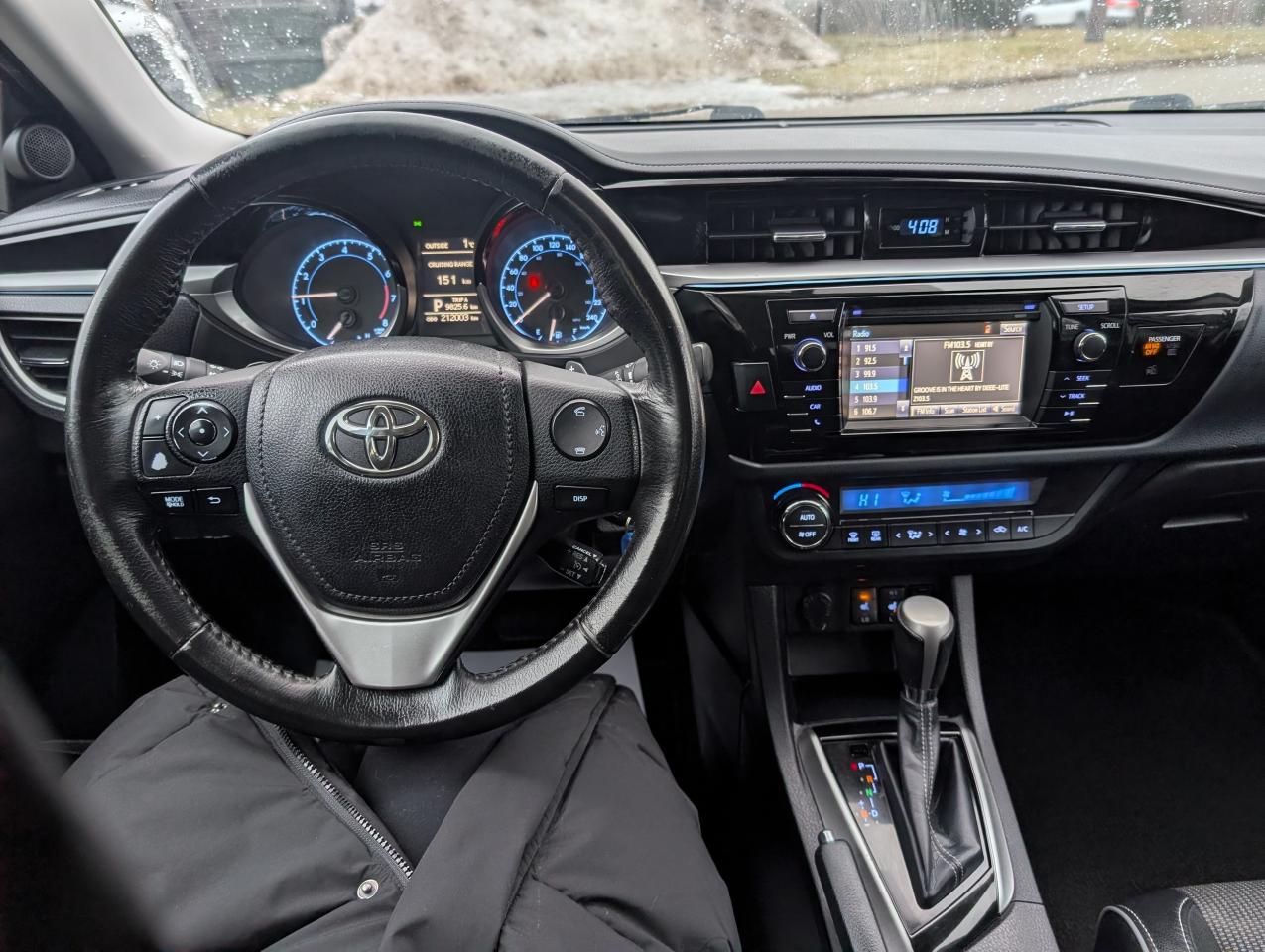 2016 Toyota Corolla 4DR SDN MAN CE Photo4