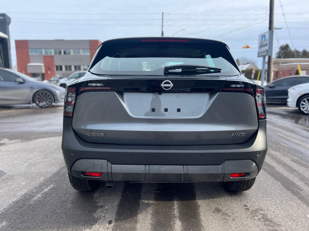 2025 Nissan Kicks S AWD Photo3