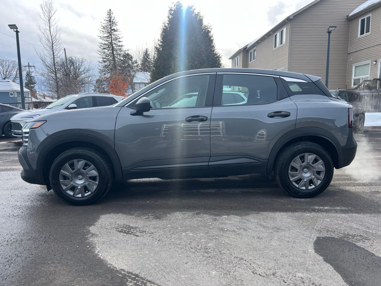 2025 Nissan Kicks S AWD Photo