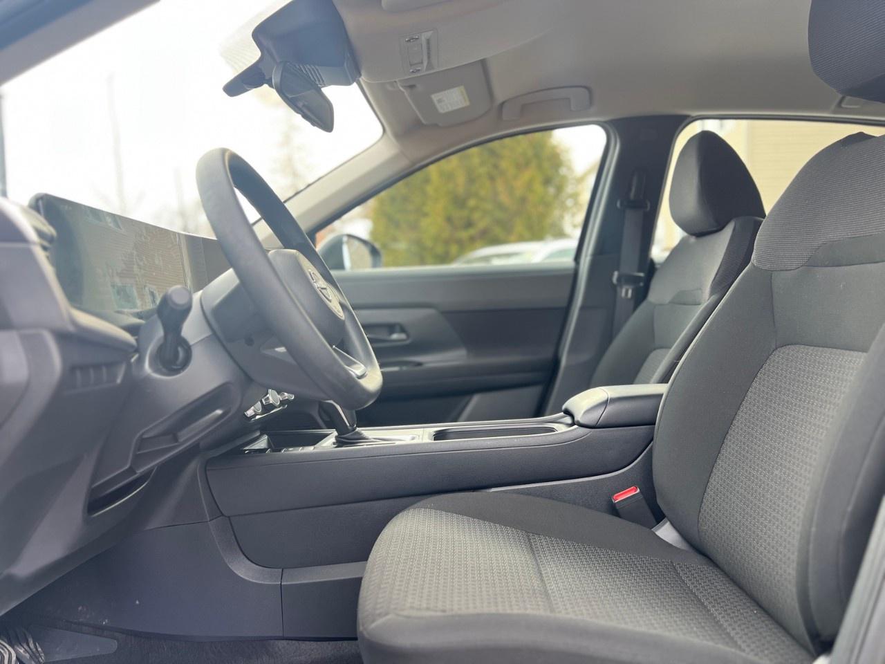 2025 Nissan Kicks S AWD Photo