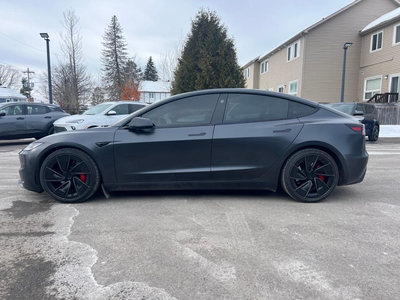 2024 Tesla Model 3 PERFORMANCE AWD Photo