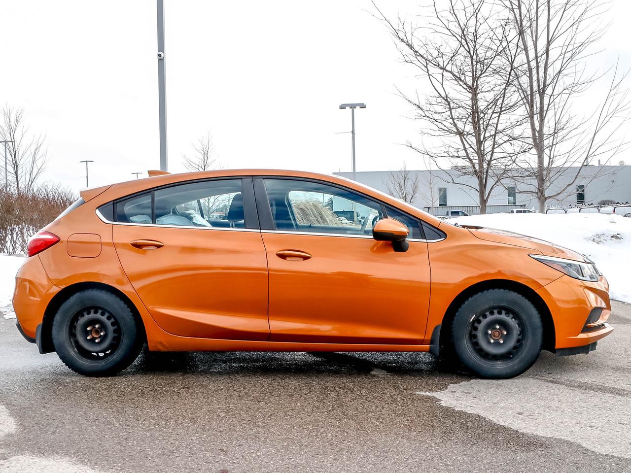 2017 Chevrolet Cruze 4dr HB 1.4L LT w-1SD Photo