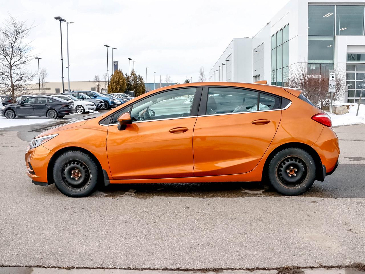 2017 Chevrolet Cruze 4dr HB 1.4L LT w-1SD Photo