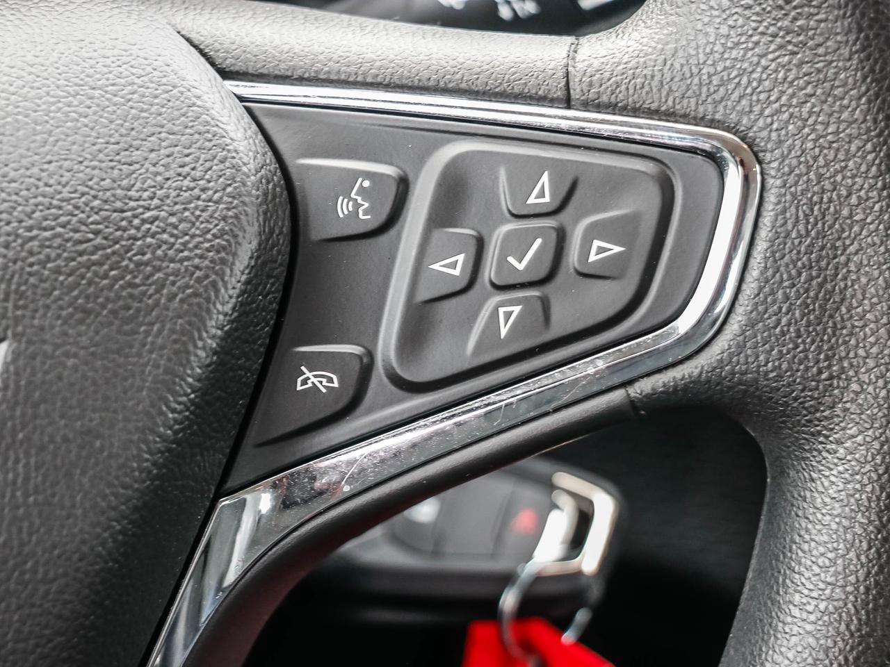 2017 Chevrolet Cruze 4dr HB 1.4L LT w-1SD Photo