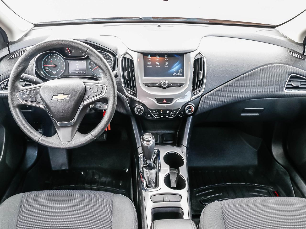 2017 Chevrolet Cruze 4dr HB 1.4L LT w-1SD Photo