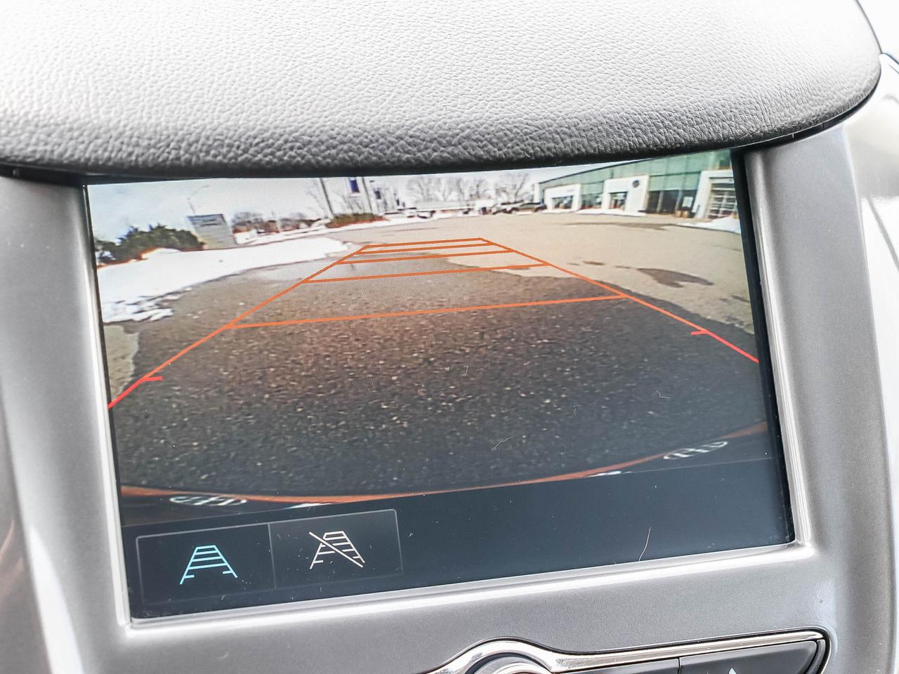 2017 Chevrolet Cruze 4dr HB 1.4L LT w-1SD Photo