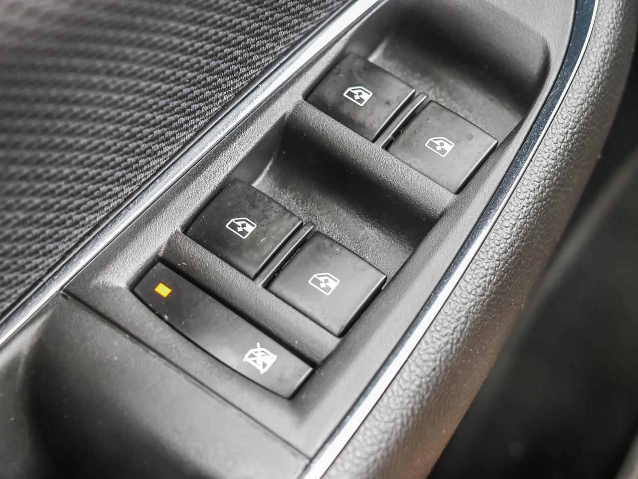 2017 Chevrolet Cruze 4dr HB 1.4L LT w-1SD Photo