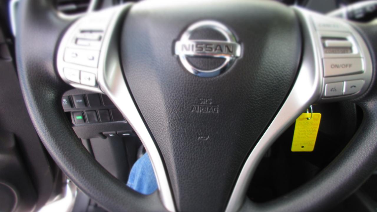 2016 Nissan Rogue SV (CVT) 4dr Front-Wheel Drive Photo