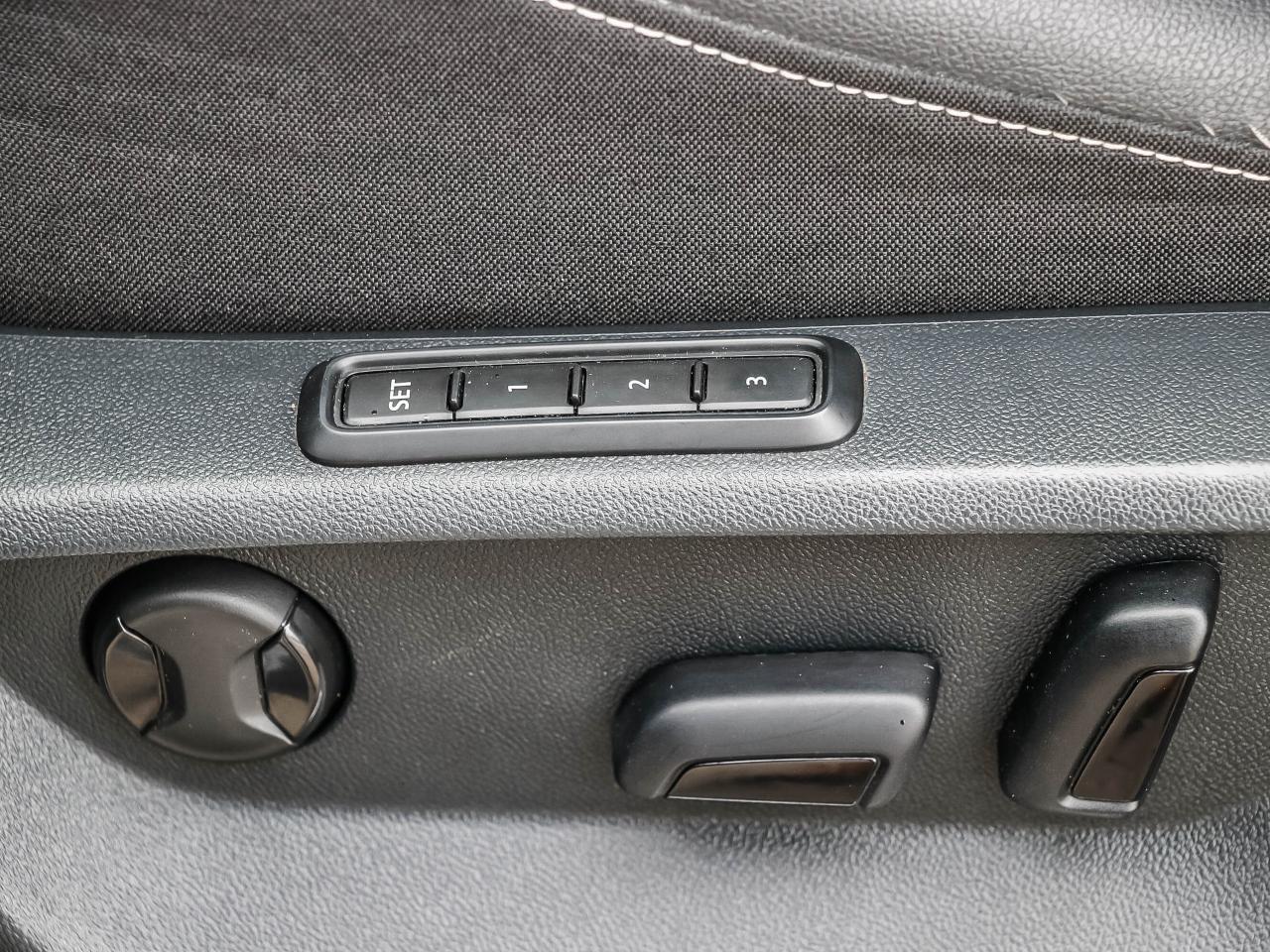 2023 Volkswagen Tiguan HIGHLINE R-LINE 4MOTION Photo