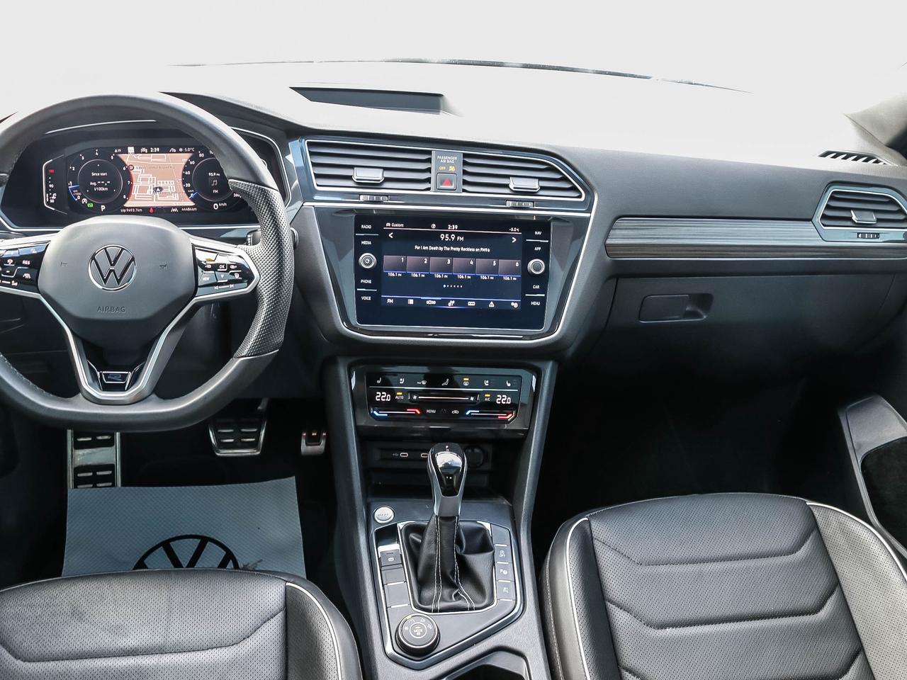 2024 Volkswagen Tiguan HIGHLINE R-LINE 4MOTION Photo