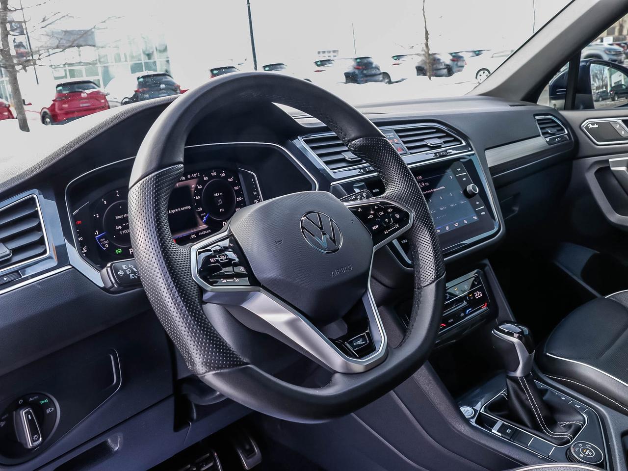 2024 Volkswagen Tiguan HIGHLINE R-LINE 4MOTION Photo