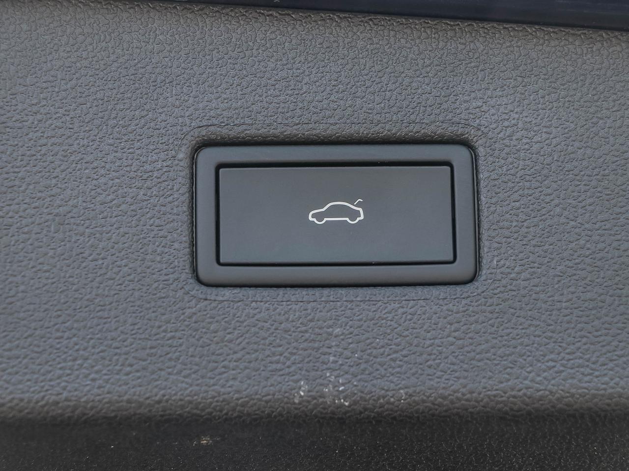 2024 Volkswagen Tiguan HIGHLINE R-LINE 4MOTION Photo