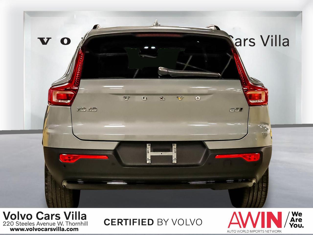 2025 Volvo XC40 B5 AWD Plus Dark Theme Photo