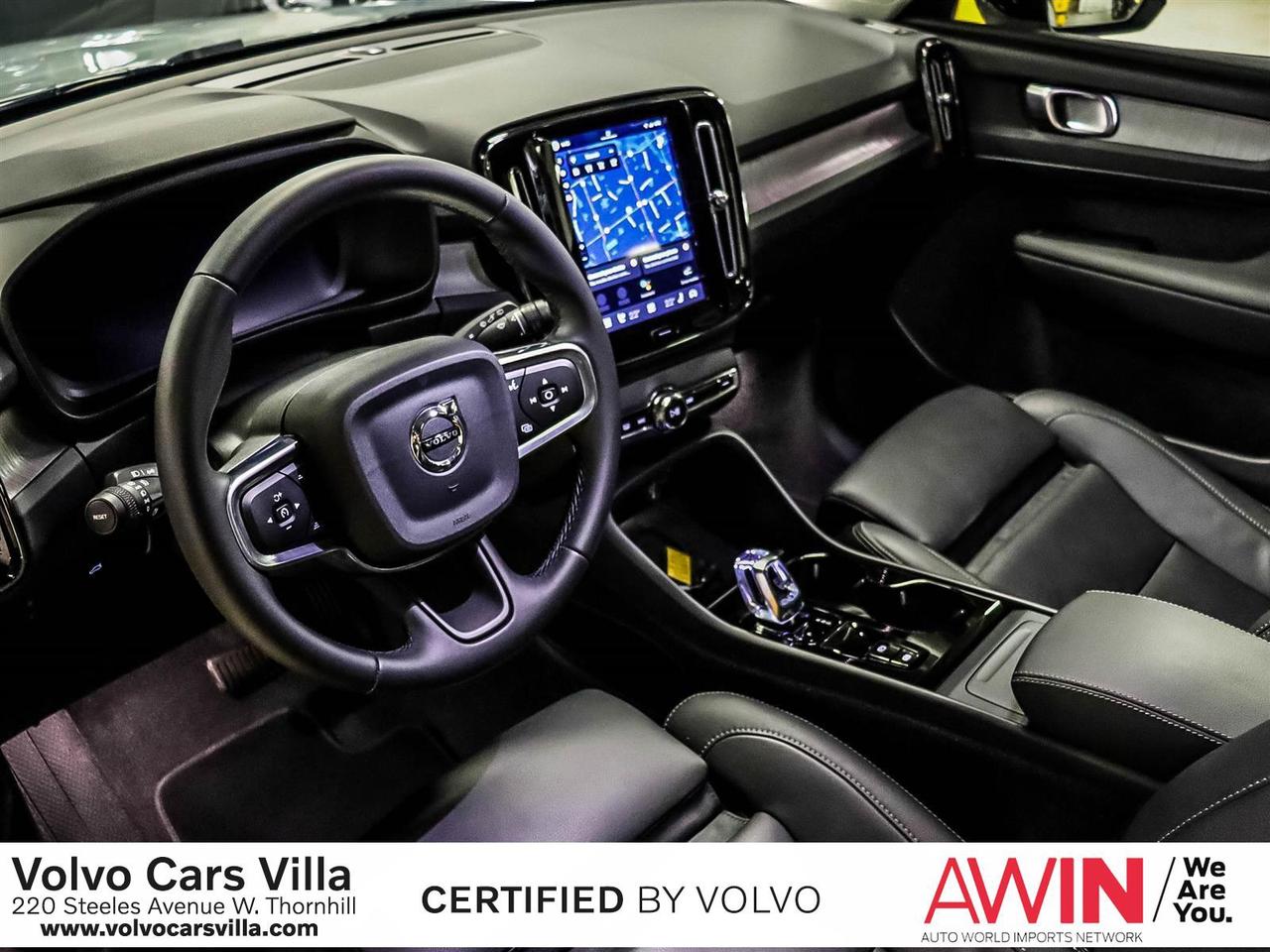 2025 Volvo XC40 B5 AWD Plus Dark Theme Photo