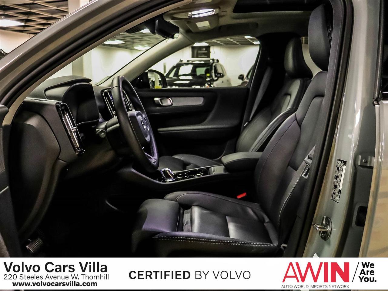 2025 Volvo XC40 B5 AWD Plus Dark Theme Photo