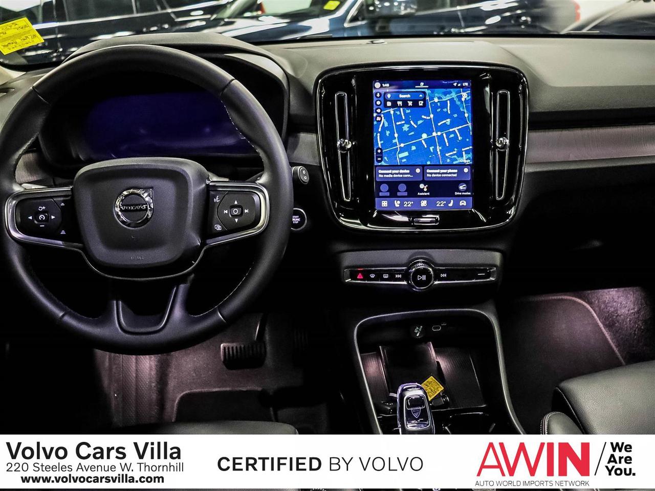 2025 Volvo XC40 B5 AWD Plus Dark Theme Photo