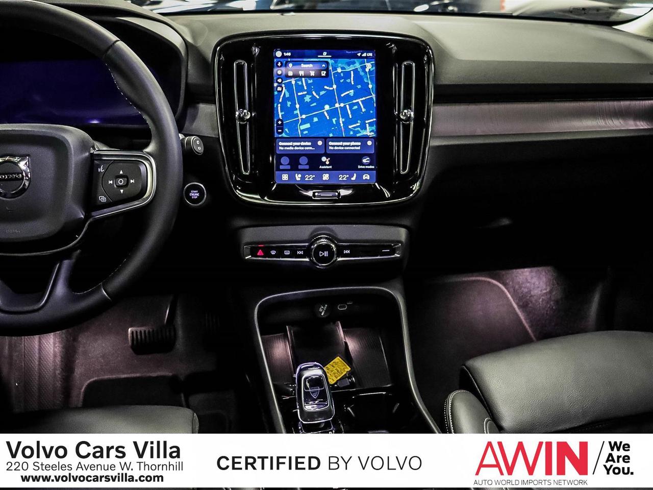 2025 Volvo XC40 B5 AWD Plus Dark Theme Photo