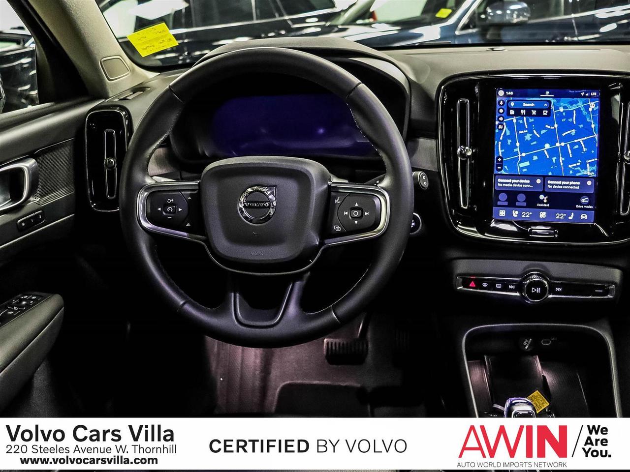 2025 Volvo XC40 B5 AWD Plus Dark Theme Photo