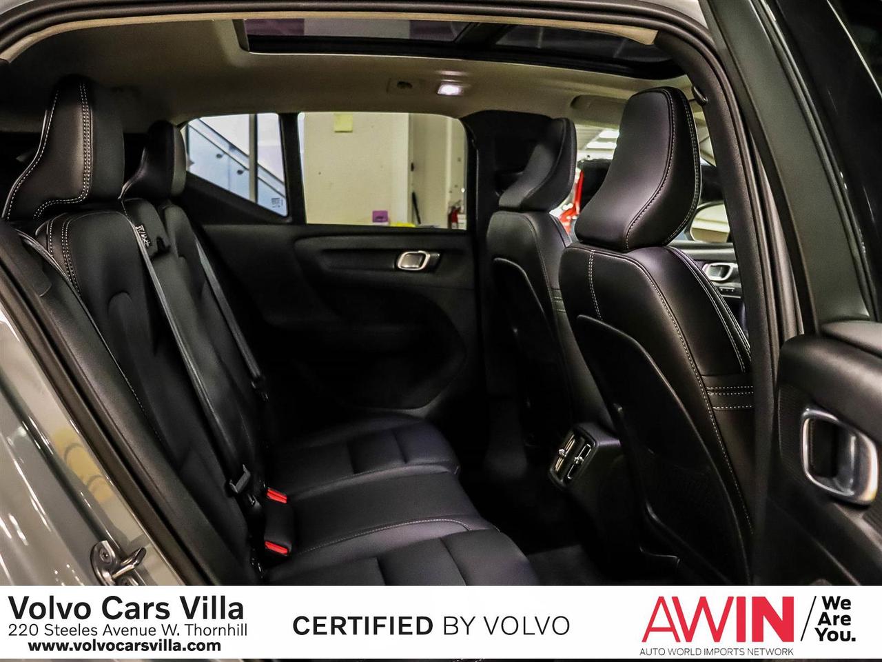 2025 Volvo XC40 B5 AWD Plus Dark Theme Photo