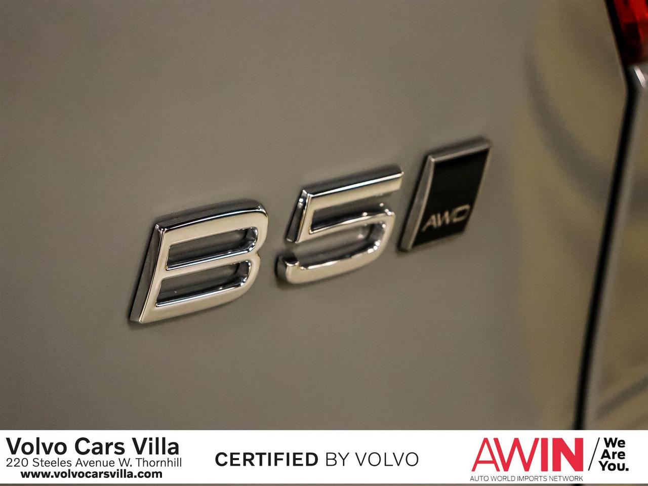 2025 Volvo XC40 B5 AWD Plus Dark Theme Photo