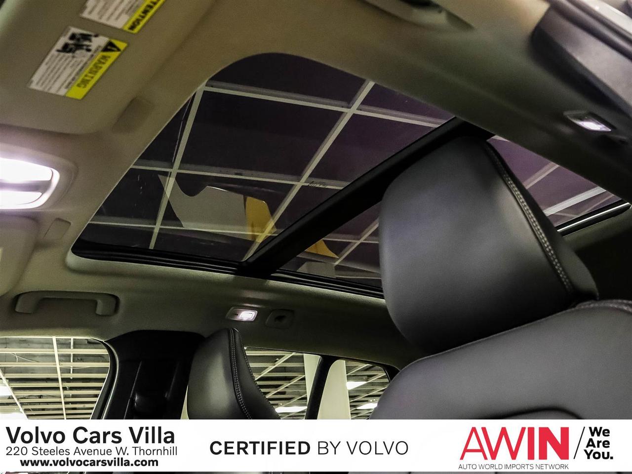 2025 Volvo XC40 B5 AWD Plus Dark Theme Photo