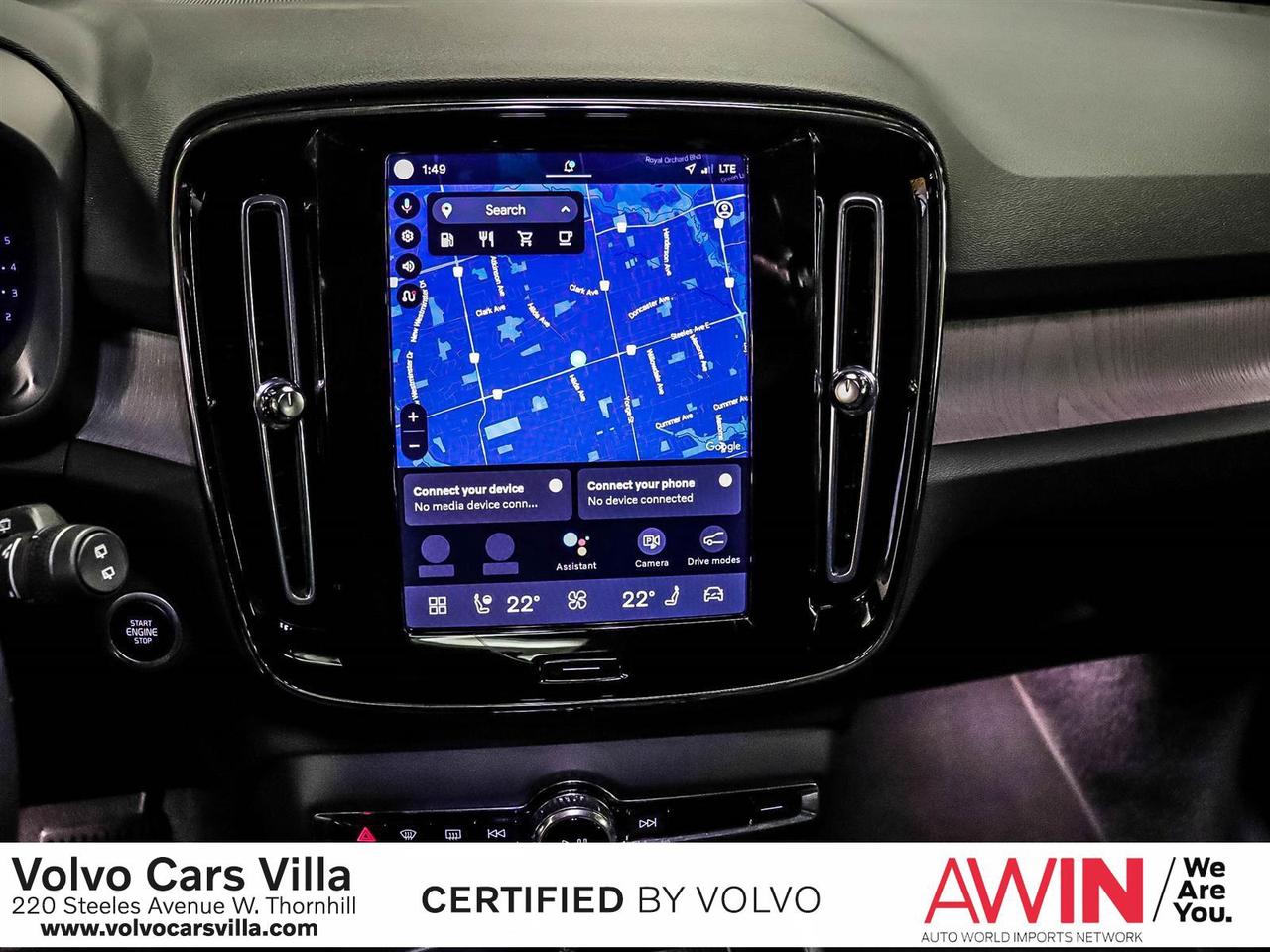 2025 Volvo XC40 B5 AWD Plus Dark Theme Photo