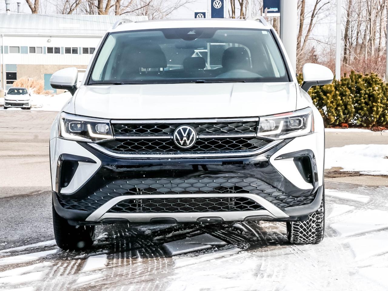 2024 Volkswagen Taos Highline 4MOTION Photo