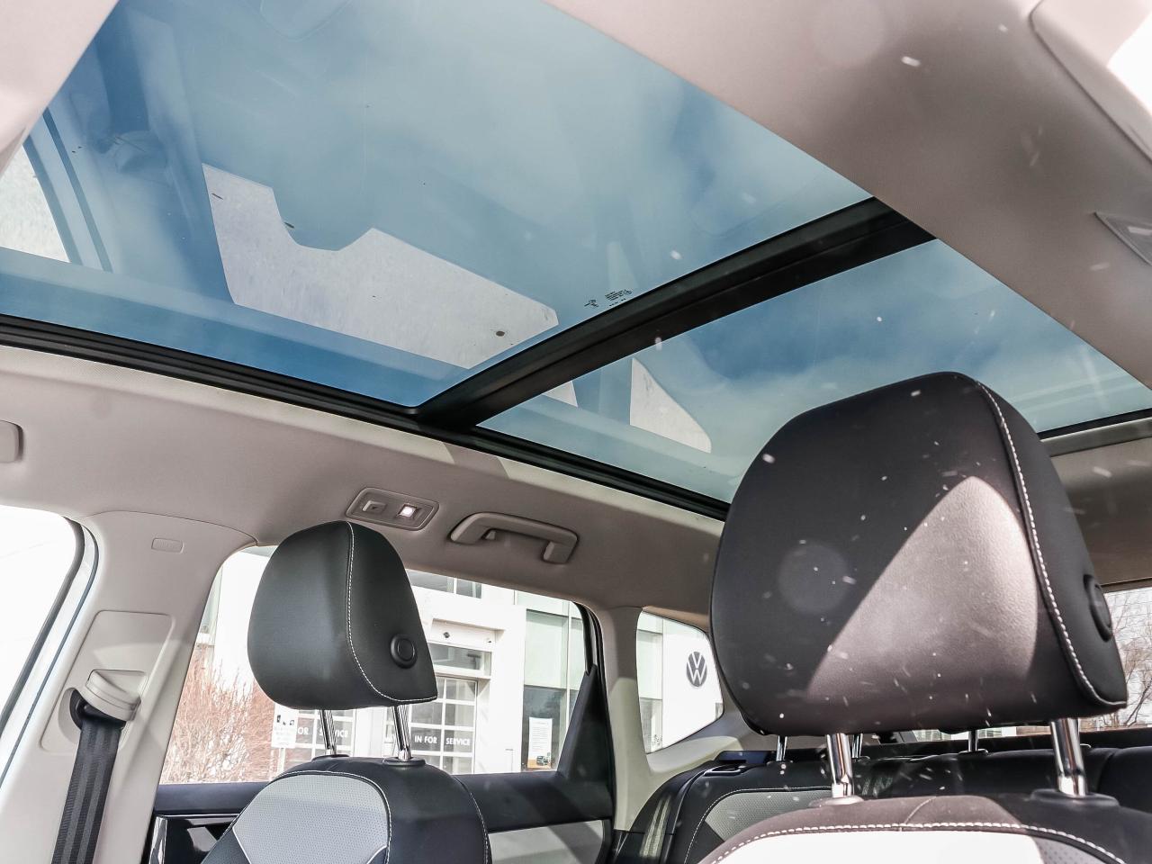 2024 Volkswagen Taos Highline 4MOTION Photo