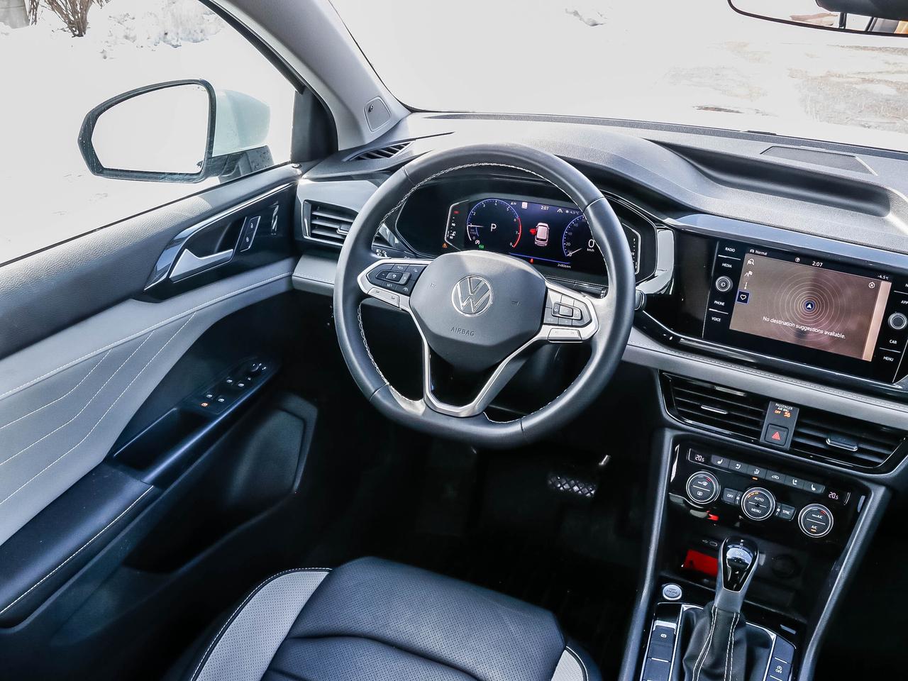 2024 Volkswagen Taos Highline 4MOTION Photo